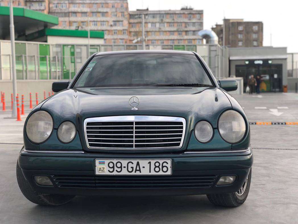 Mercedes E 240, 1998 il, 2.4 L, 280 000 km