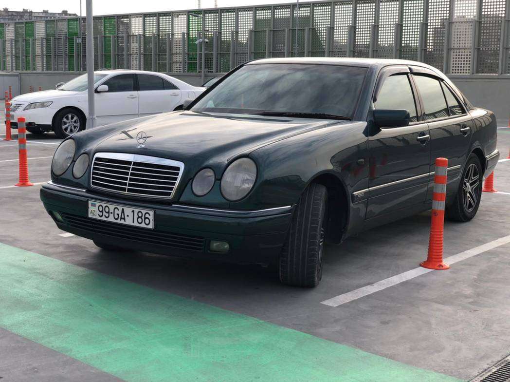 Mercedes E 240, 1998 il, 2.4 L, 280 000 km