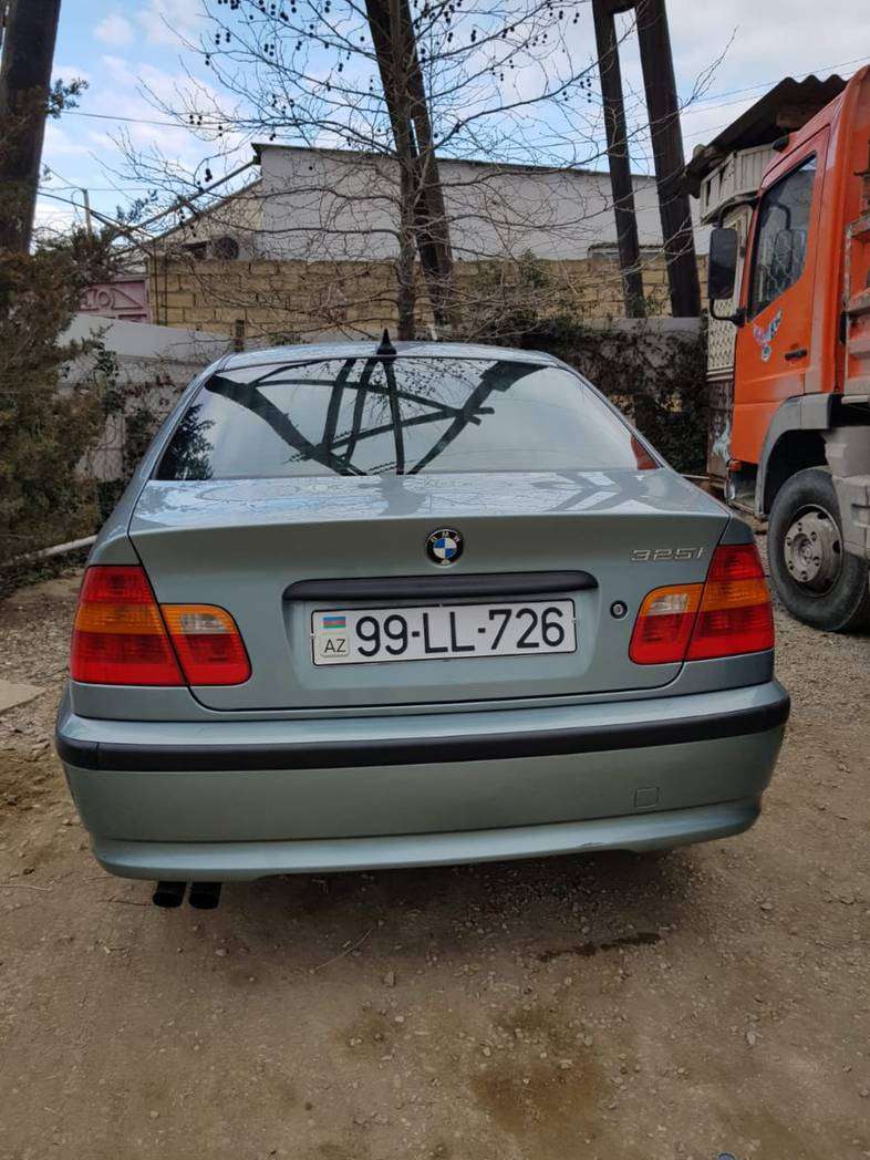 BMW 328, 2002 il, 2.5 L, 200 000 km