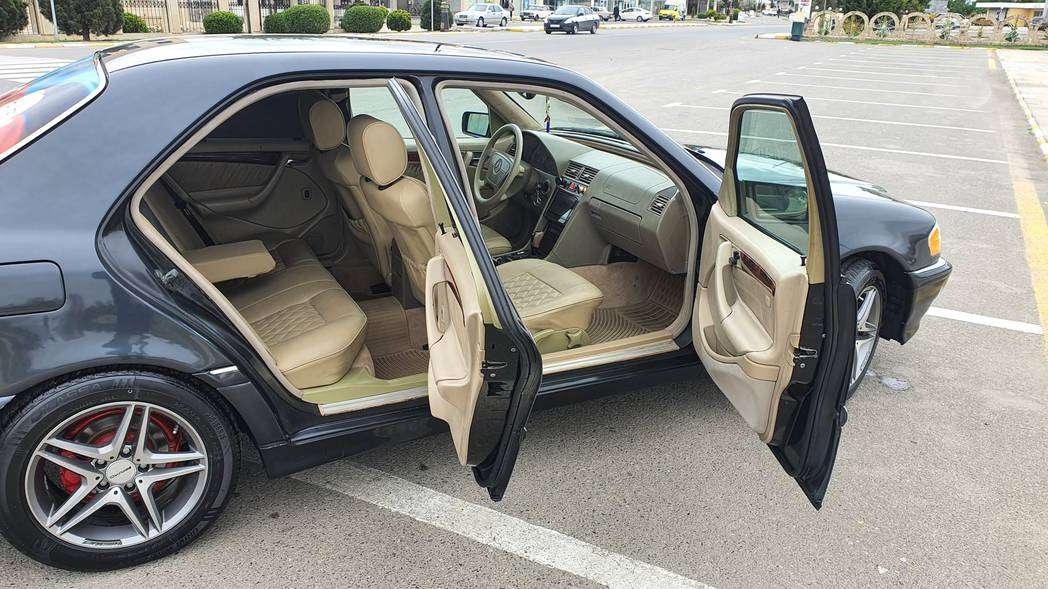 Mercedes C 230, 1998 il, 2.3 L, 360 000 km