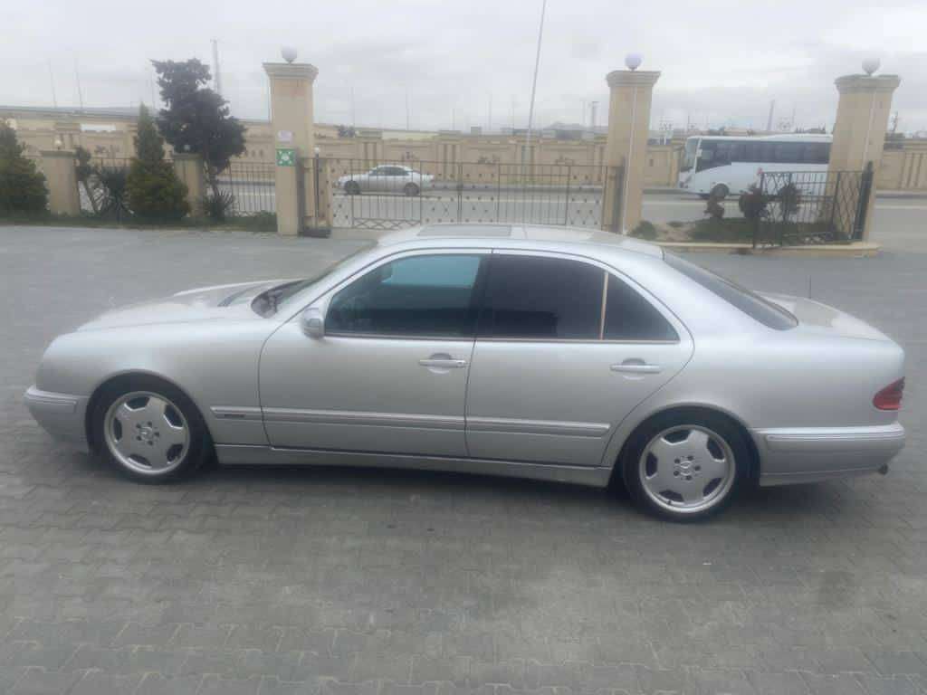 Mercedes E 320, 2001 il, 3.2 L, 300 000 km