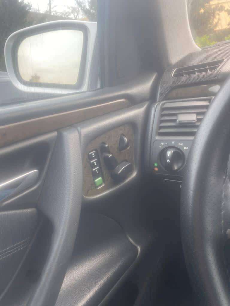 Mercedes E 320, 2001 il, 3.2 L, 300 000 km
