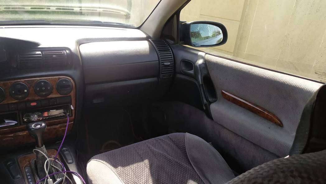 Opel Omega, 1996 il, 2.0 L, 400 000 km