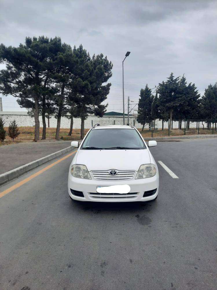 Toyota Corolla, 2005 il, 1.4 L, 179 000 km