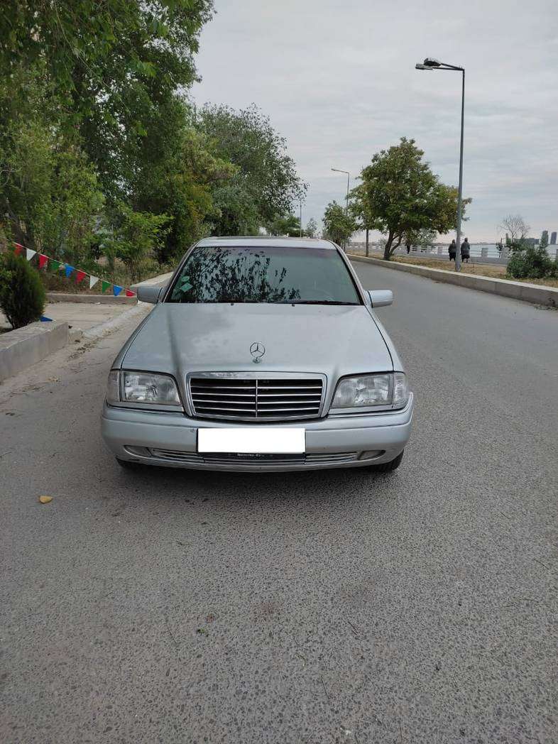 Mercedes C 230, 1996 il, 2.3 L, 400 025 km