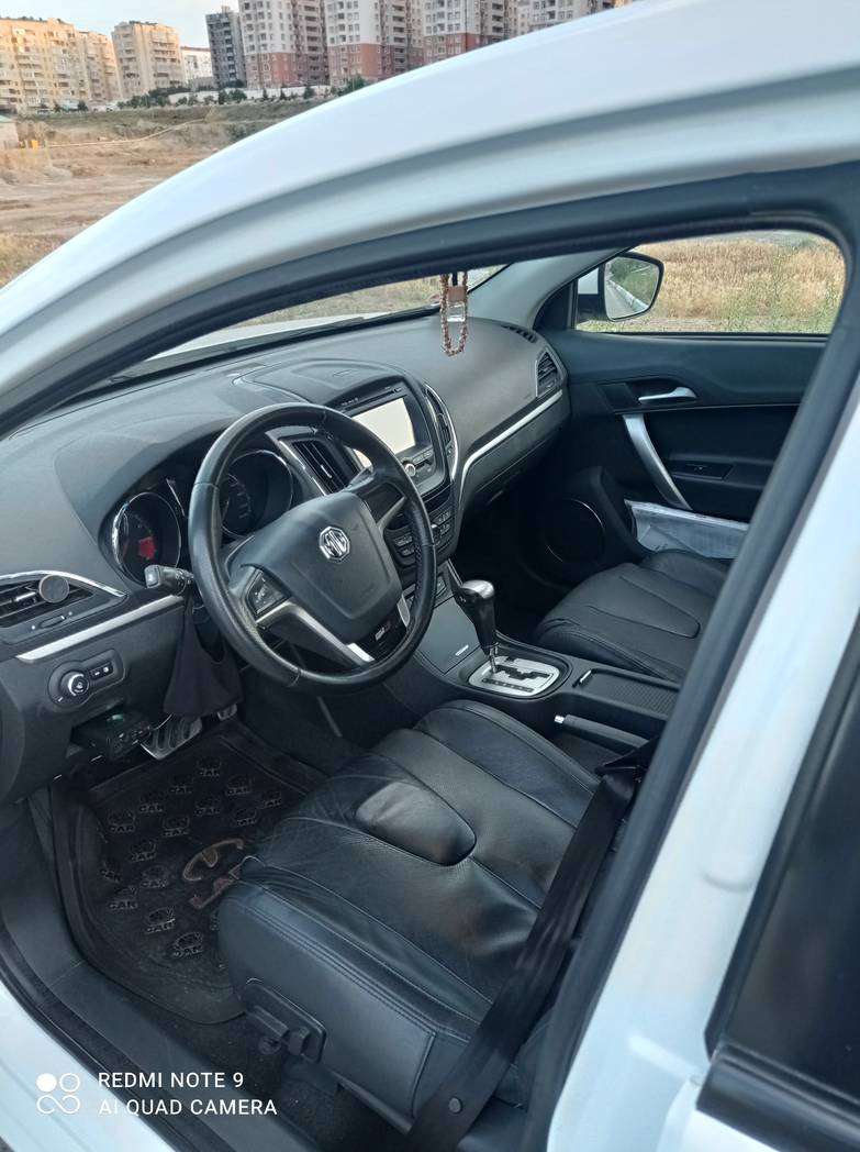 MG 5, 2014 il, 1.5 L, 165 000 km