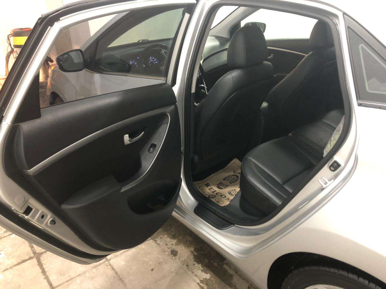 Hyundai Elantra, 2012 il, 1.8 L, 50 400 km