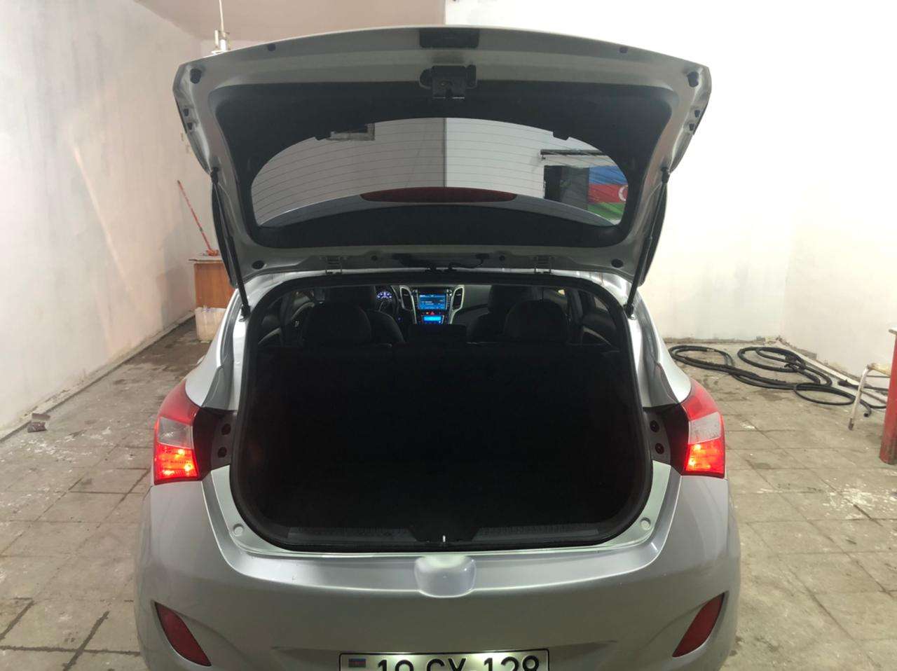 Hyundai Elantra, 2012 il, 1.8 L, 50 400 km