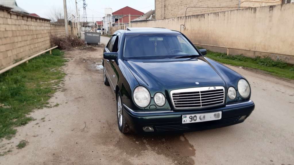 Mercedes E 240, 1999 il, 0.25 L, 260 km