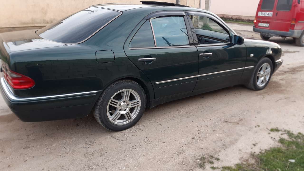 Mercedes E 240, 1999 il, 0.25 L, 260 km