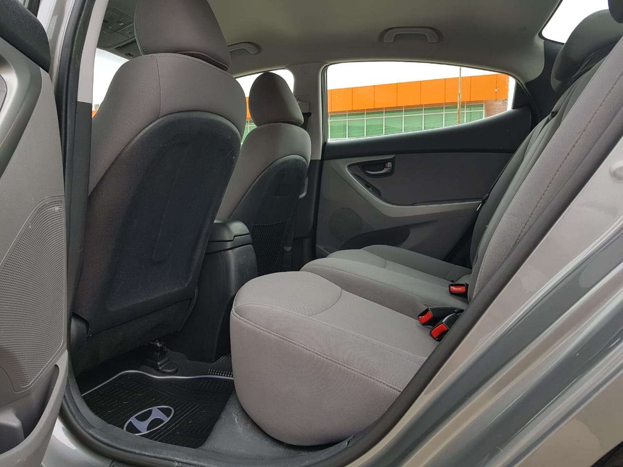 Hyundai Elantra, 2014 il, 1.8 L, 129 000 km