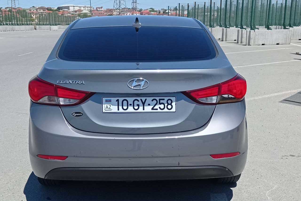 Hyundai Elantra, 2014 il, 1.8 L, 129 000 km