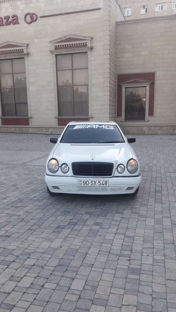 Mercedes E 200, 1996 il, 2.0 L, 56 000 km