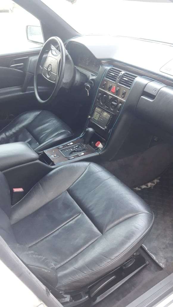 Mercedes E 200, 1996 il, 2.0 L, 56 000 km
