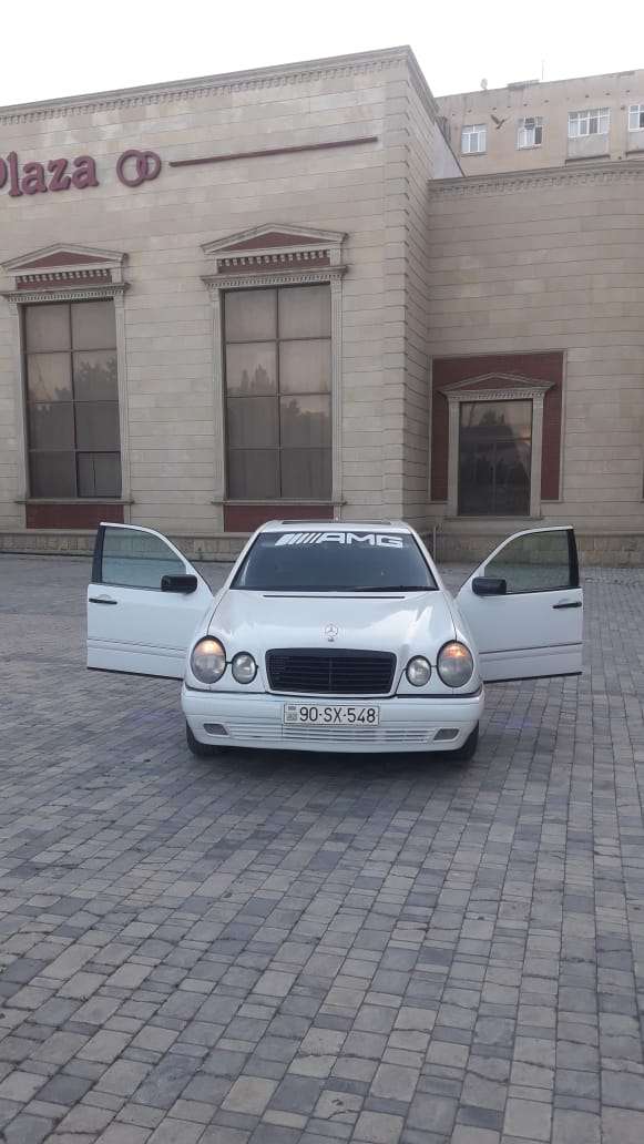 Mercedes E 200, 1996 il, 2.0 L, 56 000 km