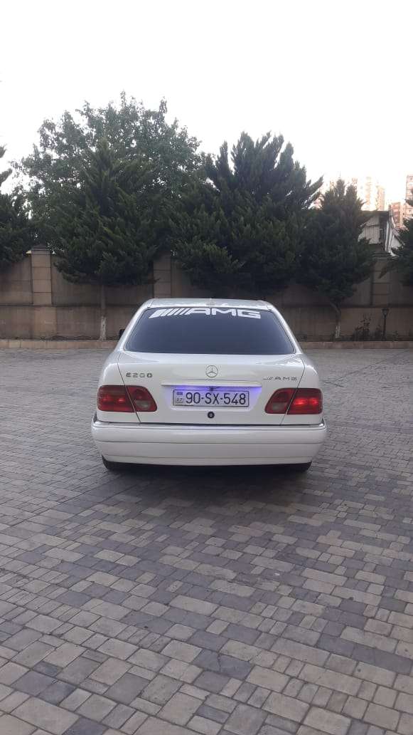 Mercedes E 200, 1996 il, 2.0 L, 56 000 km