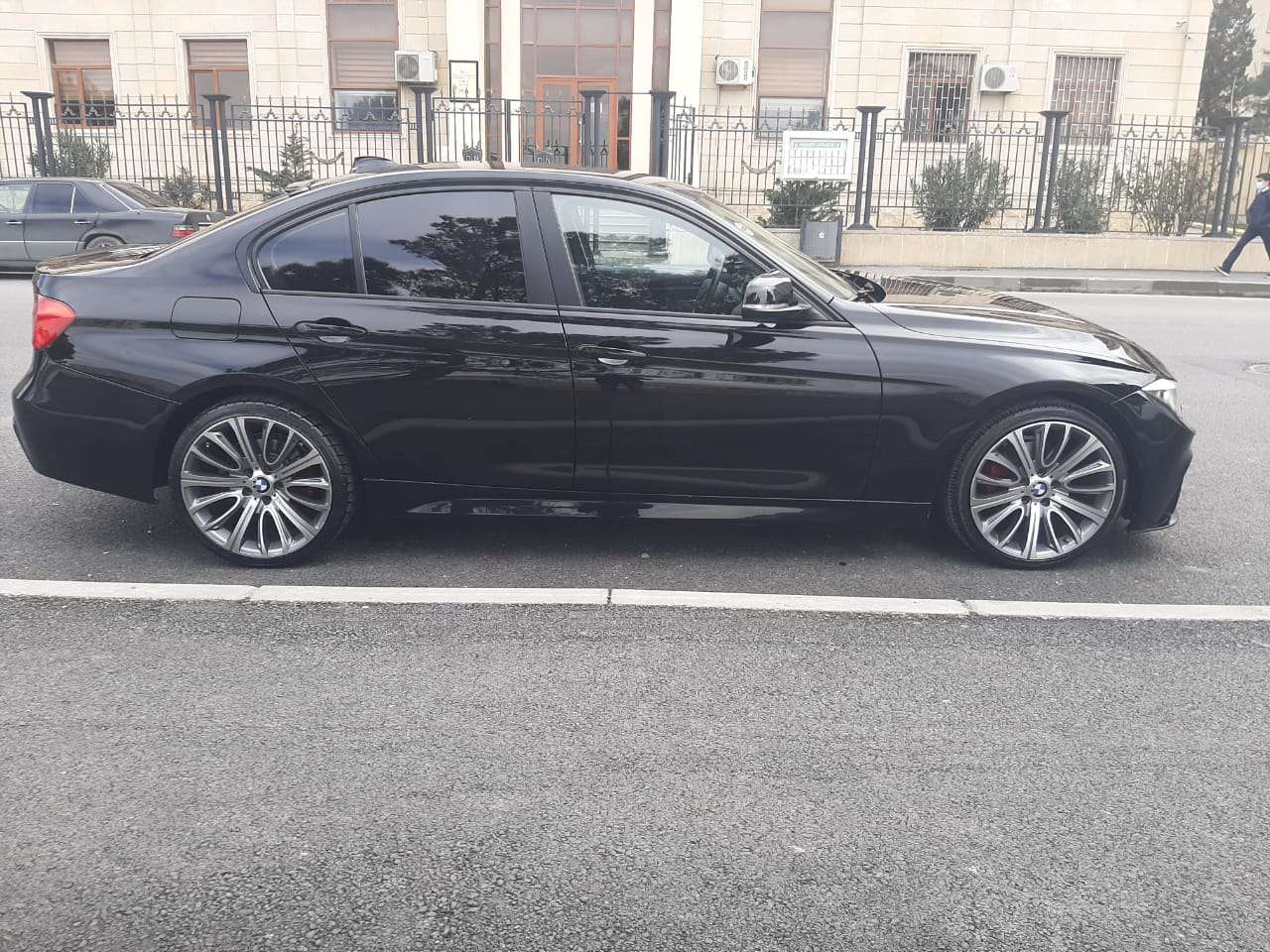 BMW 320, 2015 il, 2.0 L, 210 000 km