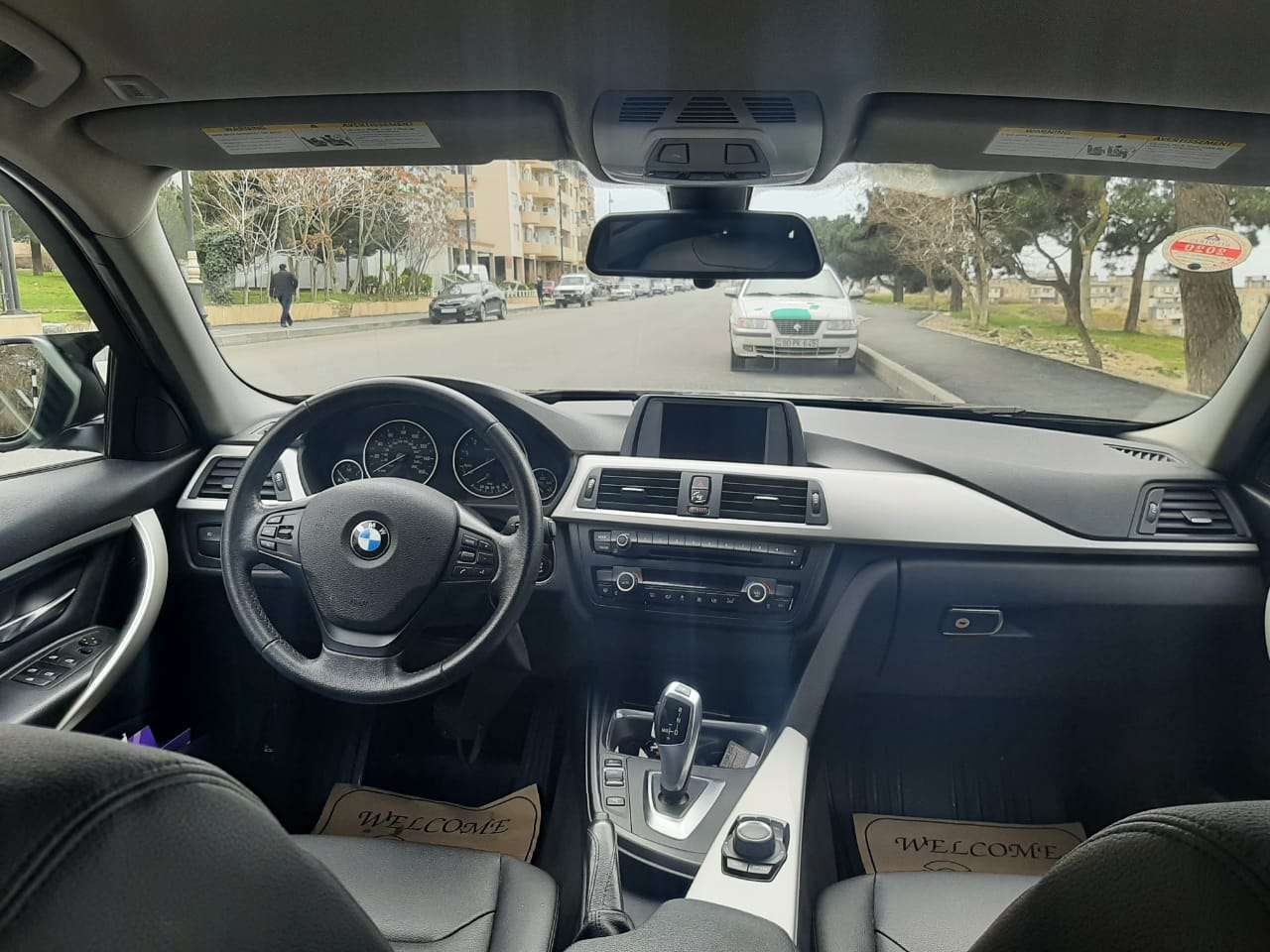BMW 320, 2015 il, 2.0 L, 210 000 km