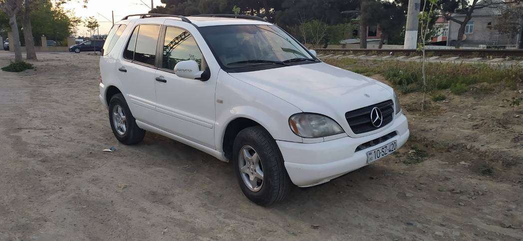 Mercedes ML 320, 2001 il, 3.2 L, 220 000 km