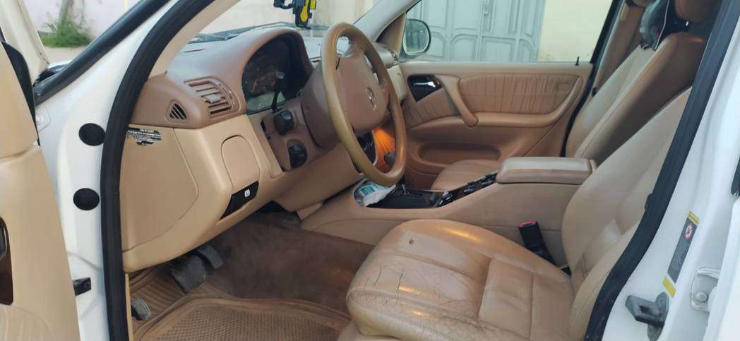 Mercedes ML 320, 2001 il, 3.2 L, 220 000 km