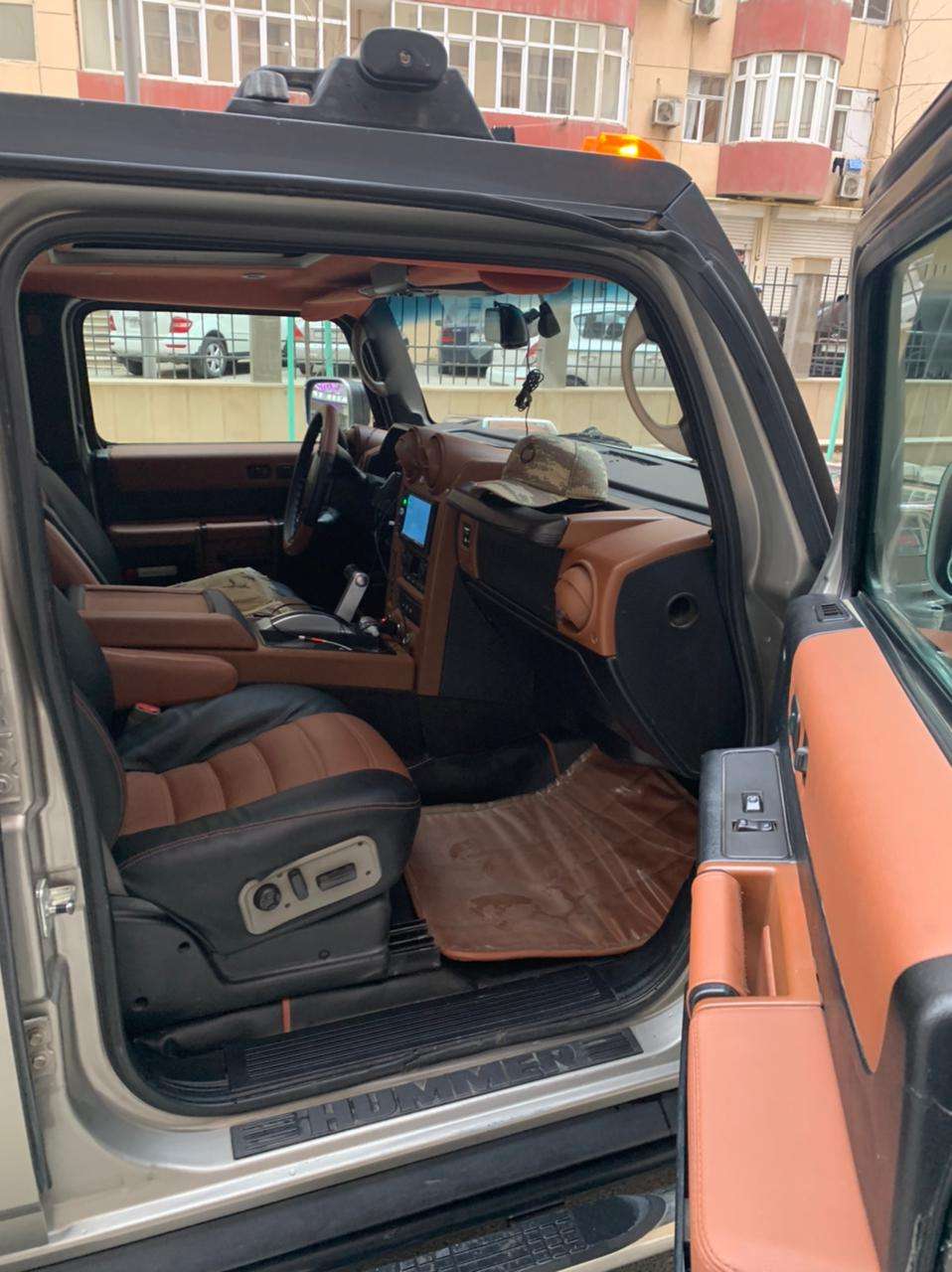 Hummer H2, 2003 il, 6.0 L, 180 000 km