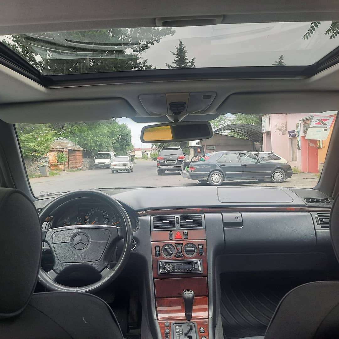 Mercedes E 240, 1997 il, 2.4 L, 317 210 km