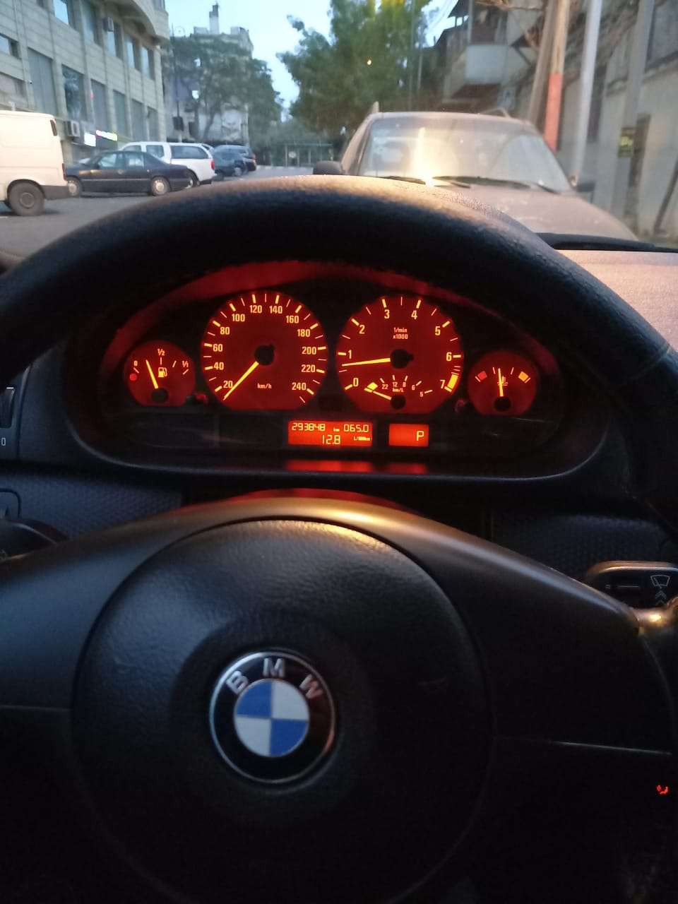 BMW 320, 2005 il, 2.2 L, 240 000 km