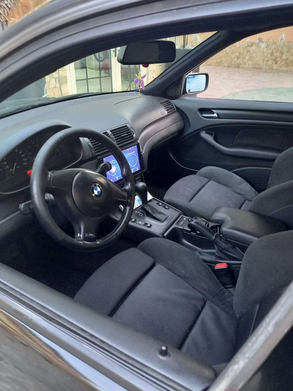 BMW 320, 2005 il, 2.2 L, 240 000 km