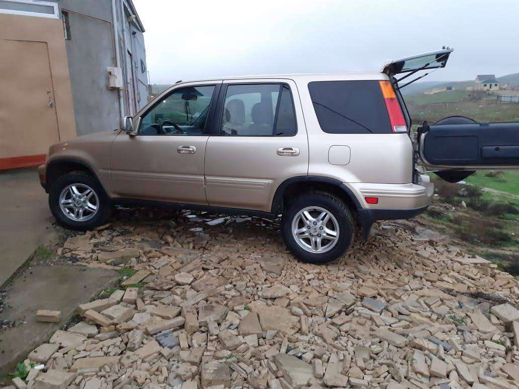 Honda CR-V, 2000 il, 2.0 L, 142 000 km
