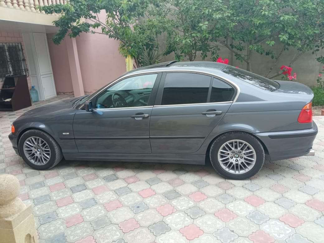 BMW 520, 2001 il, 1.6 L, 400 000 km