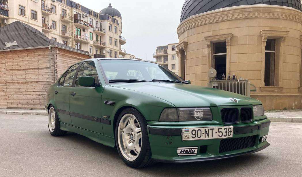 BMW 320, 1996 il, 2.0 L, 442 000 km