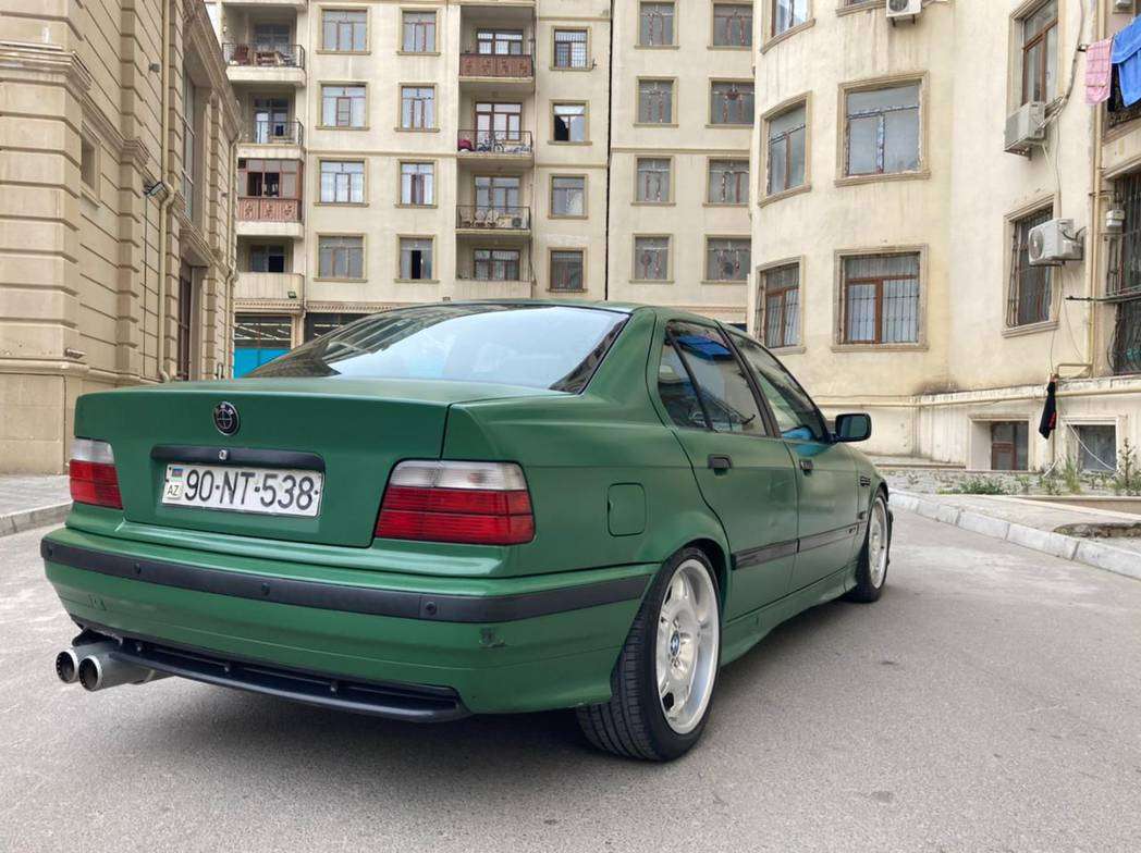 BMW 320, 1996 il, 2.0 L, 442 000 km