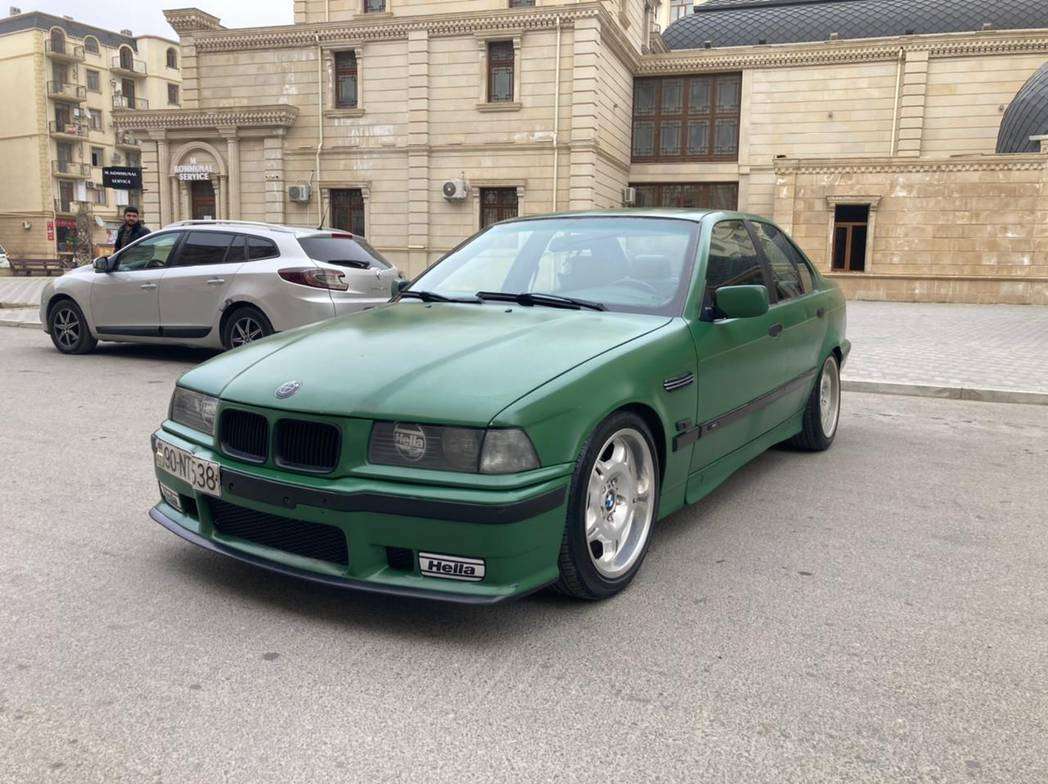 BMW 320, 1996 il, 2.0 L, 442 000 km