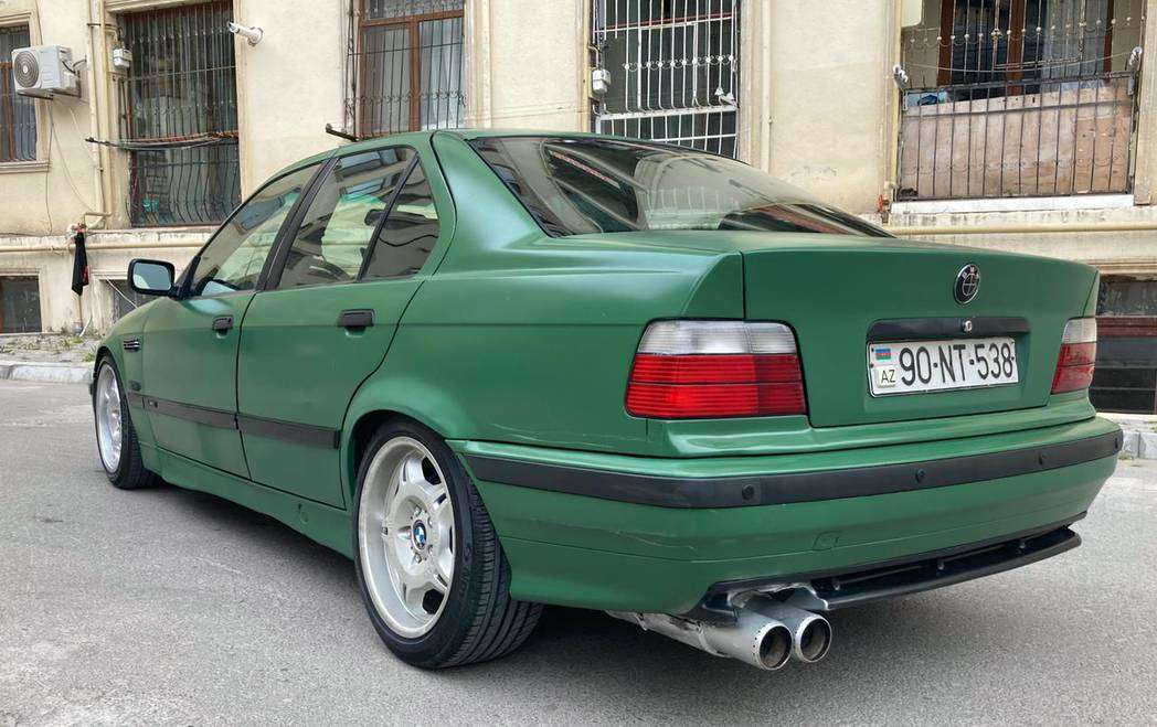 BMW 320, 1996 il, 2.0 L, 442 000 km