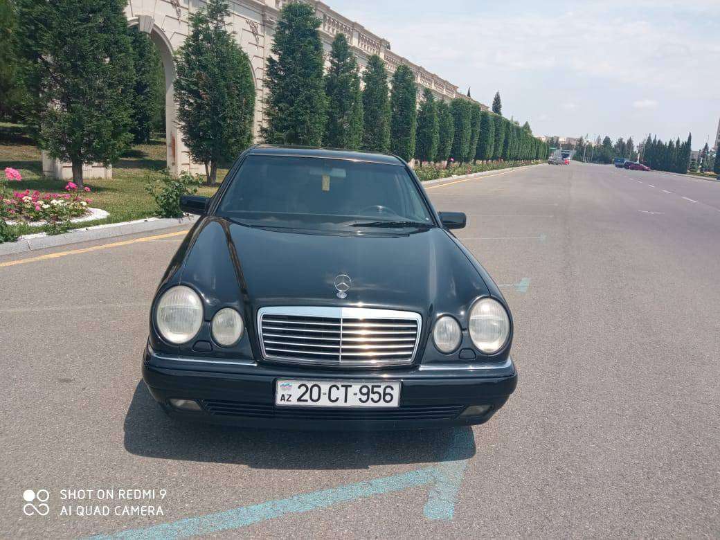 Mercedes E 200, 1998 il, 2.0 L, 303 000 km