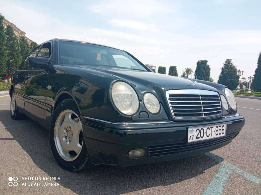 Mercedes E 200, 1998 il, 2.0 L, 303 000 km