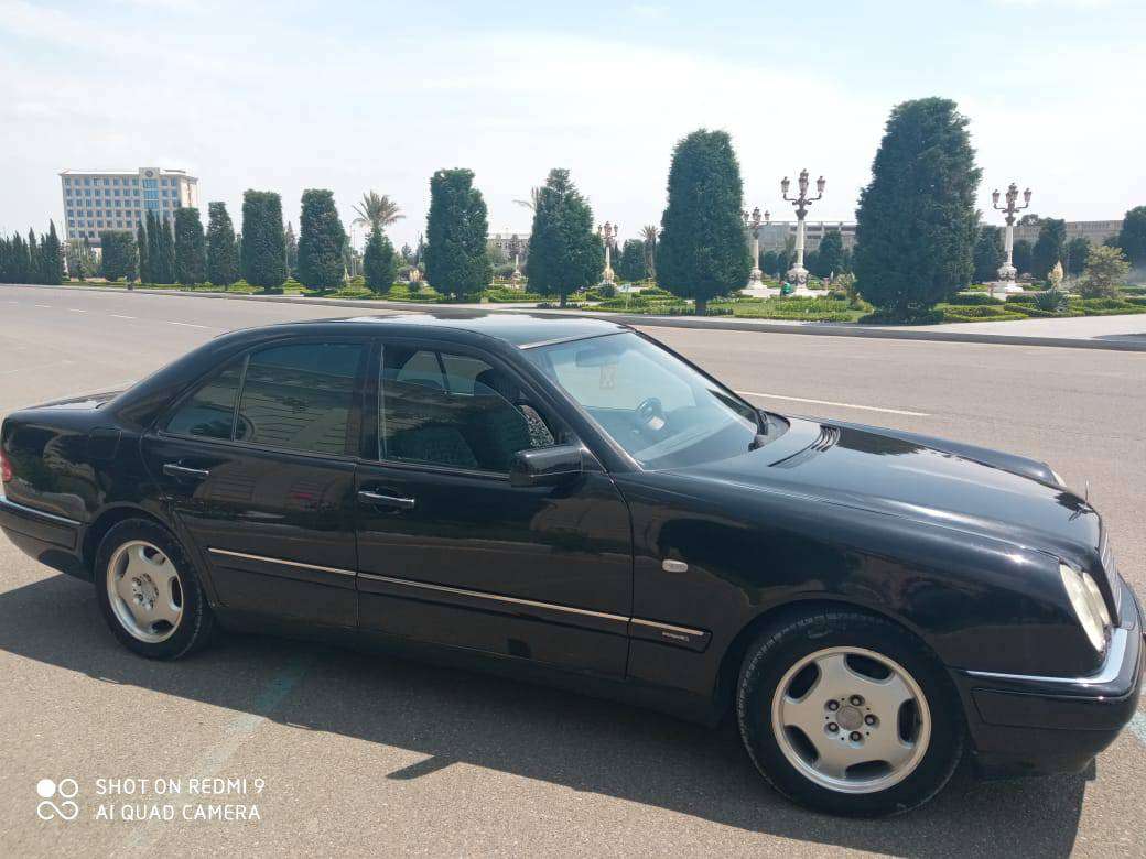 Mercedes E 200, 1998 il, 2.0 L, 303 000 km