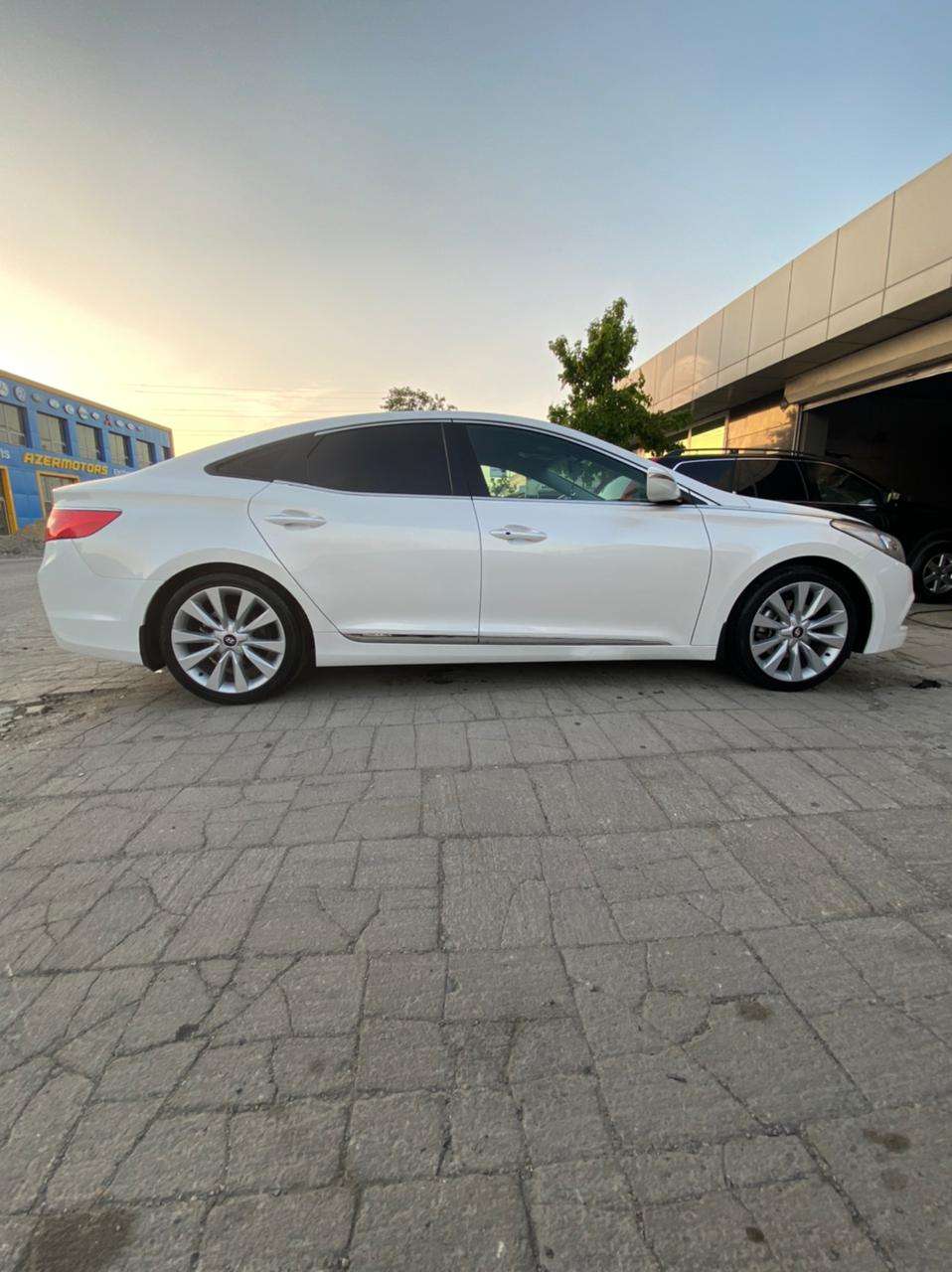 Hyundai Grandeur, 2013 il, 3.0 L, 17 000 km