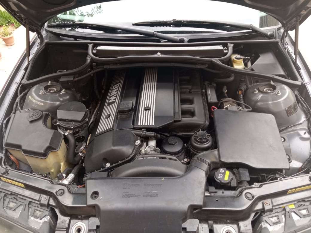 BMW 320, 2001 il, 1.3 L, 400 000 km