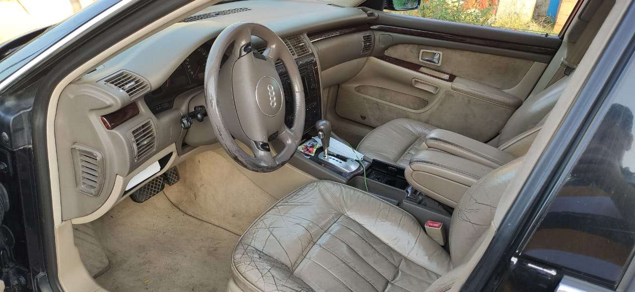 Audi A8, 2001 il, 3.7 L, 258 000 km