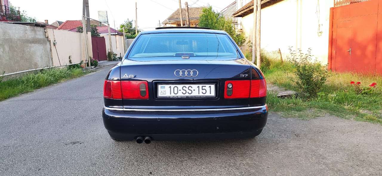 Audi A8, 2001 il, 3.7 L, 258 000 km