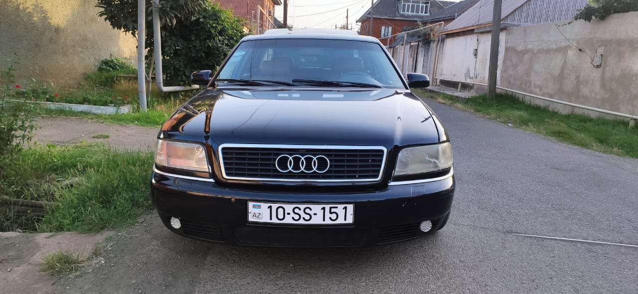 Audi A8, 2001 il, 3.7 L, 258 000 km