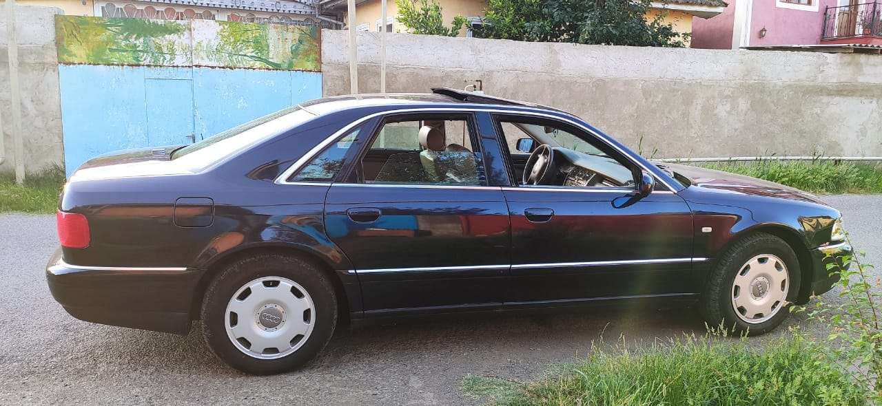 Audi A8, 2001 il, 3.7 L, 258 000 km