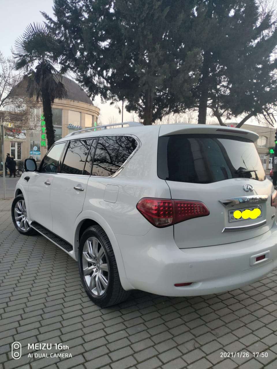 Infiniti QX80, 2013 il, 5.6 L, 58 000 km