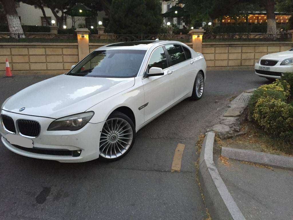 BMW 740, 2009 il, 3.0 L, 182 000 km