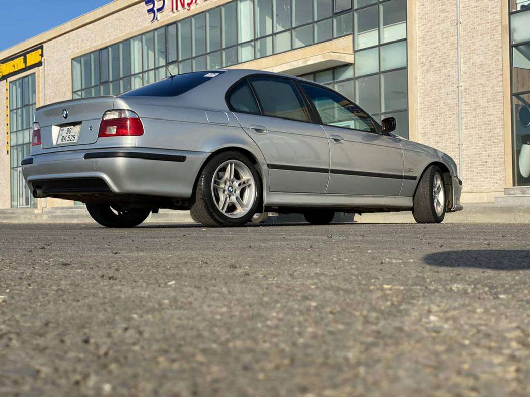 BMW 525, 2001 il, 2.5 L, 235 000 km