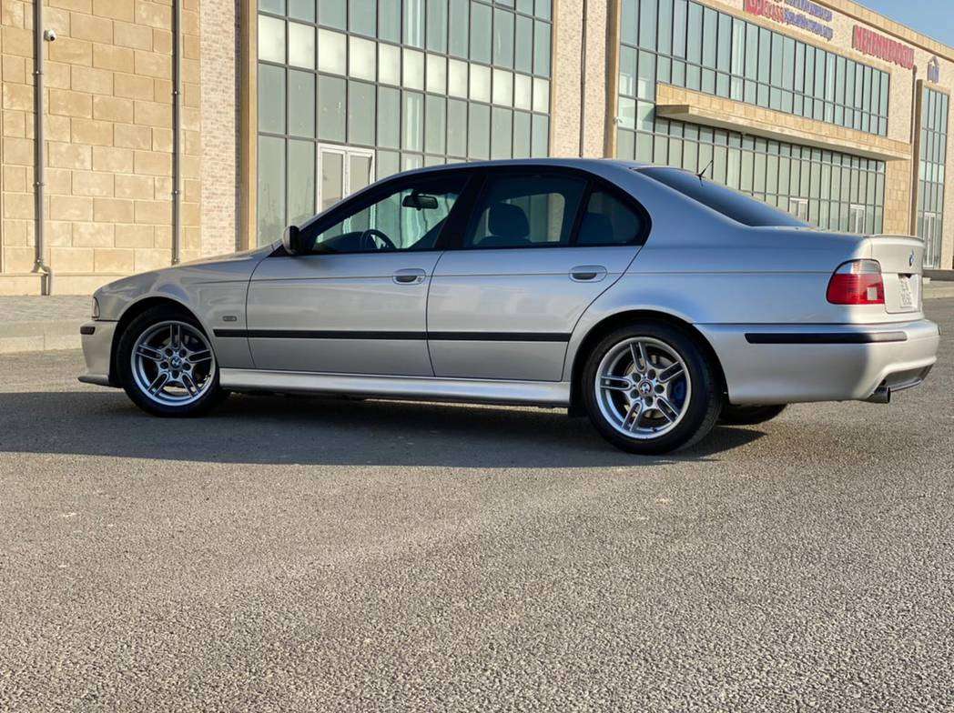 BMW 525, 2001 il, 2.5 L, 235 000 km