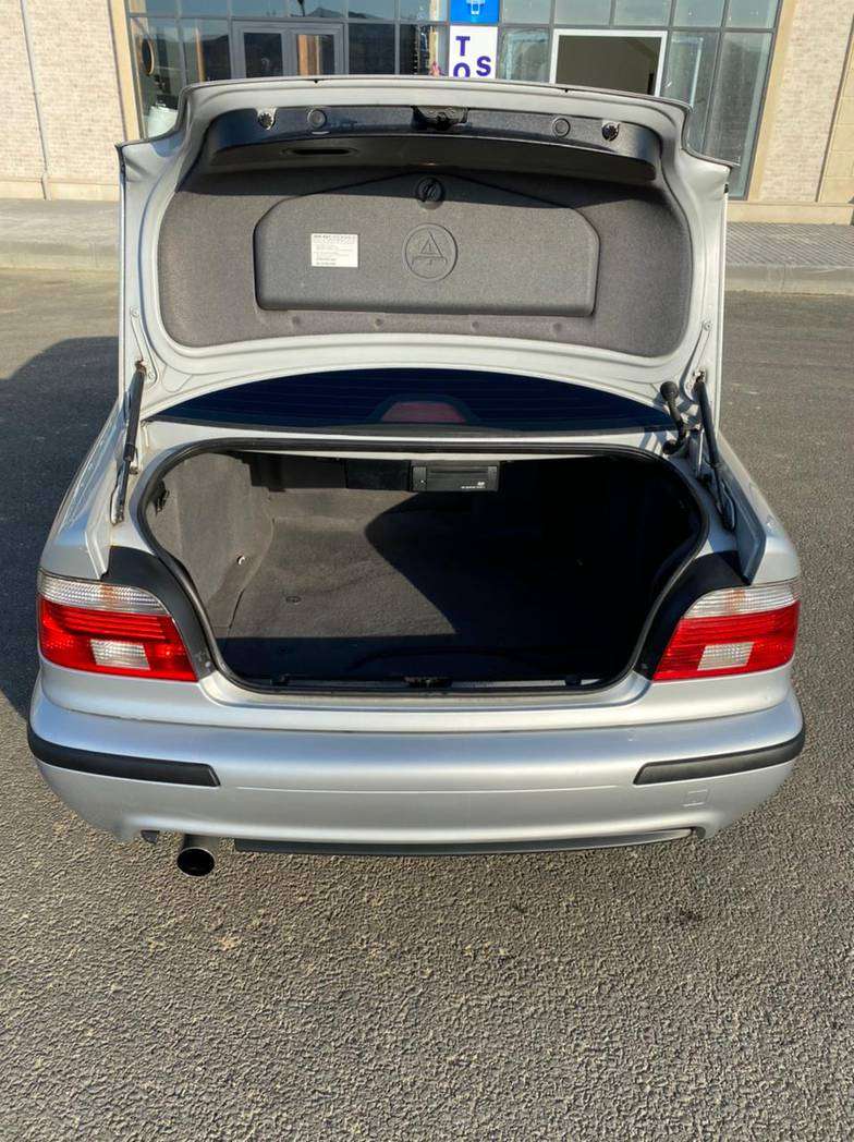 BMW 525, 2001 il, 2.5 L, 235 000 km