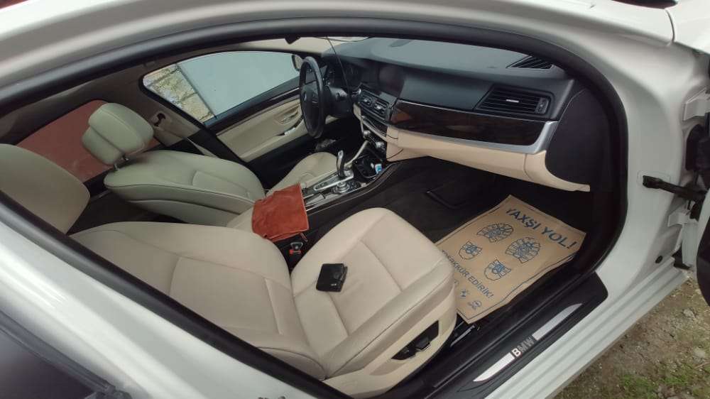 BMW 528, 2012 il, 2.0 L, 196 000 km