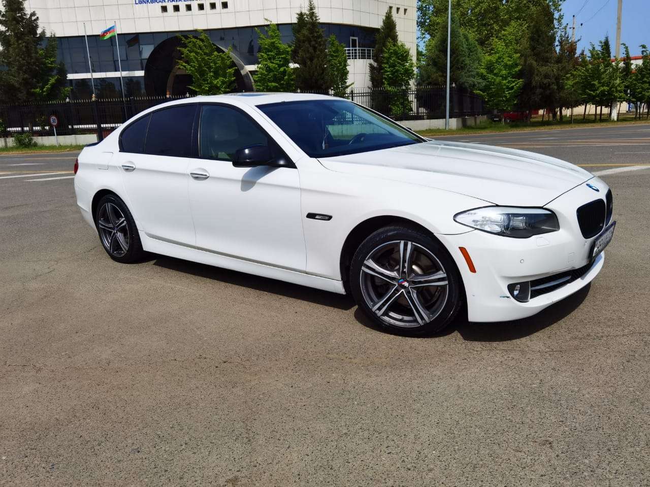 BMW 528, 2012 il, 2.0 L, 196 000 km